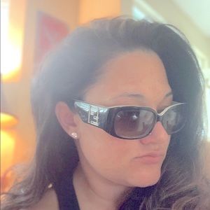 💯 Fendi Black/White Thick Framed Sunglasses EUC!!